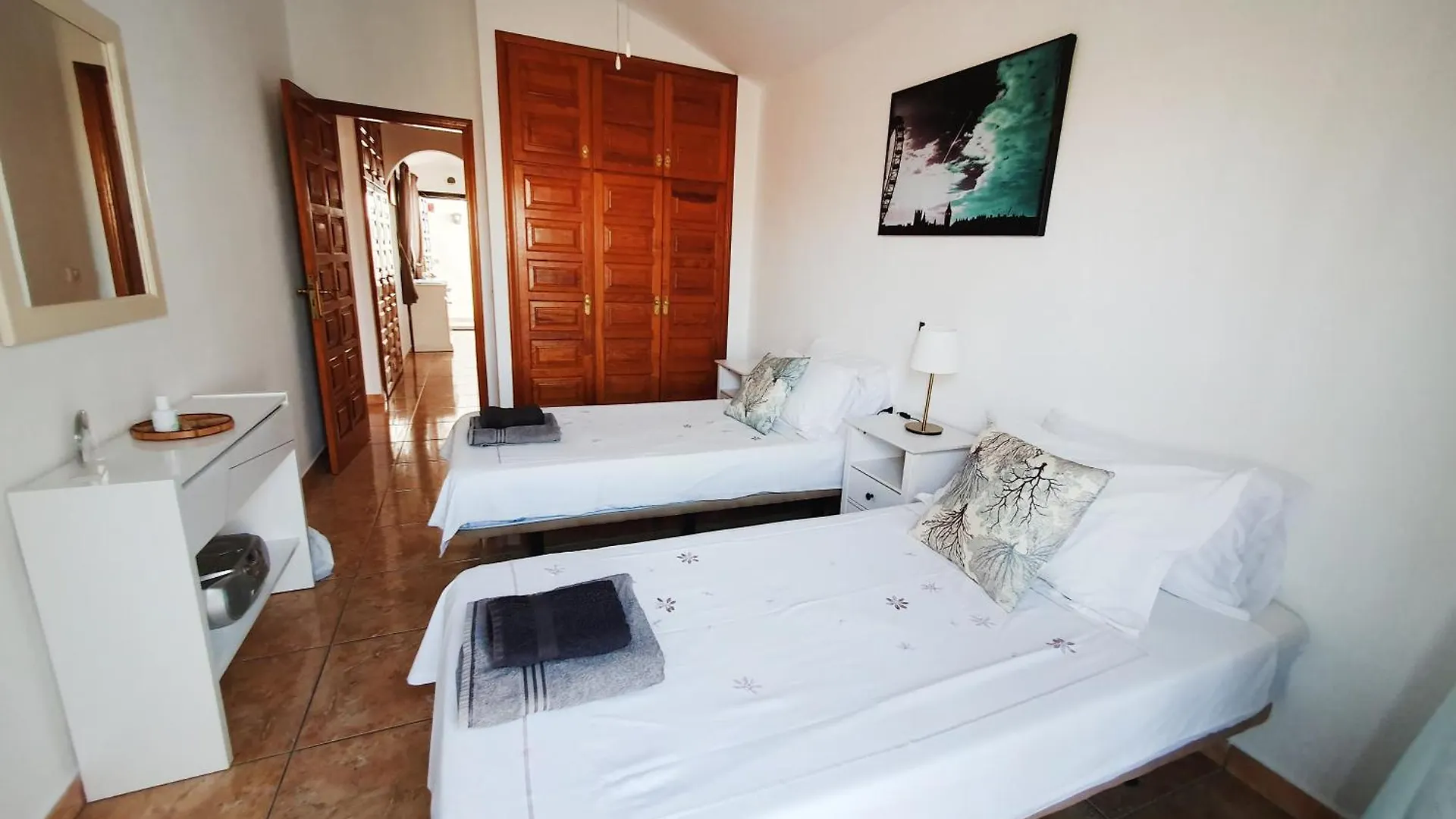 Daire Hajnalka Apartman - Heated Pool And Partial Ocean Views San Miguel de Abona