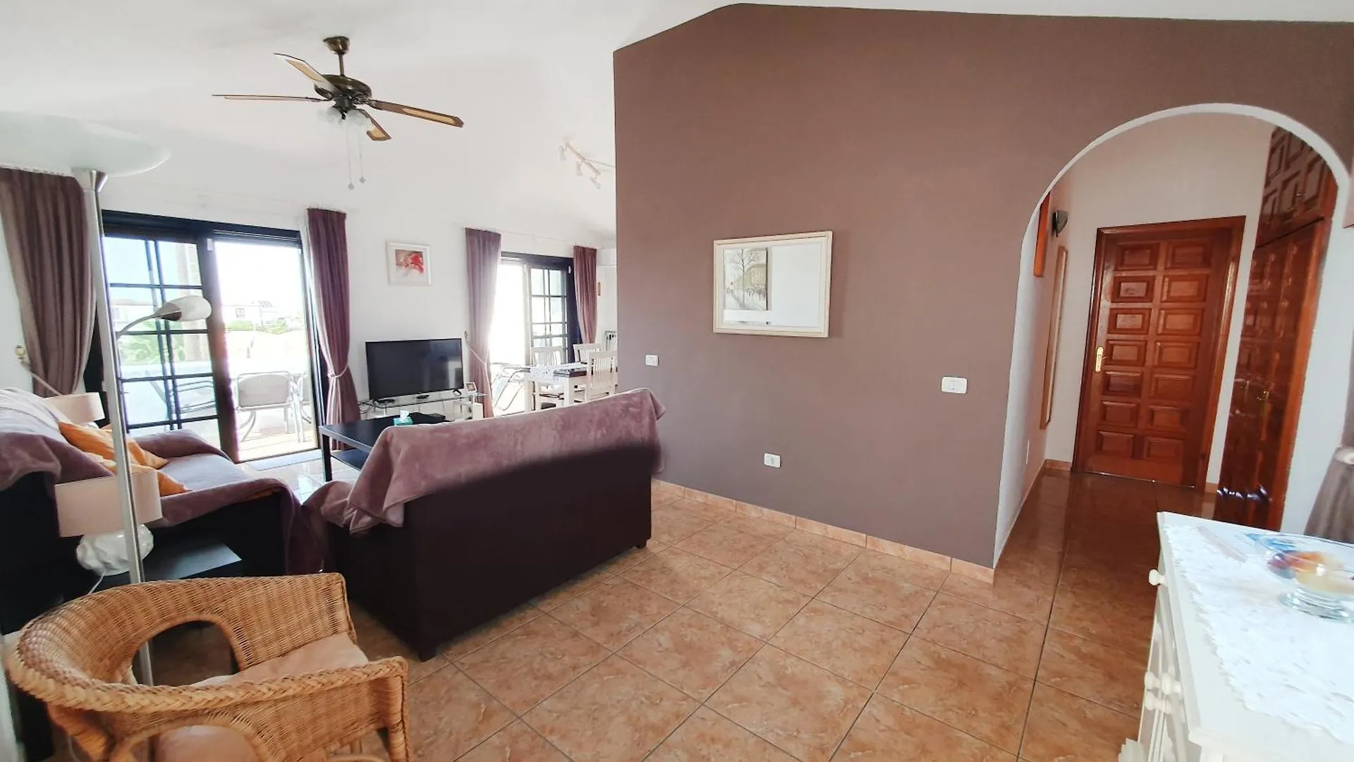 Hajnalka Apartman - Heated Pool And Partial Ocean Views San Miguel de Abona Spain