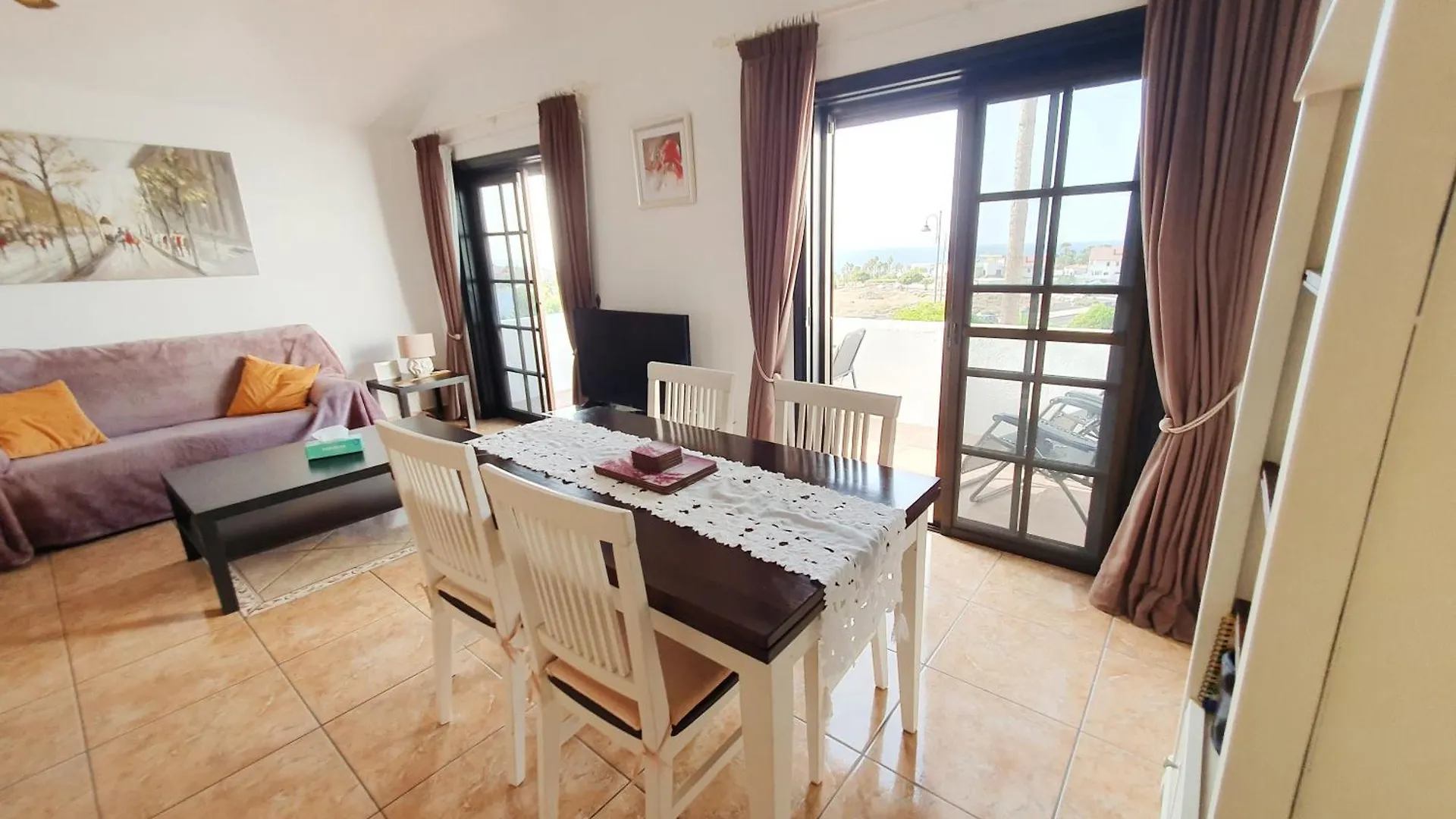 Hajnalka Apartman - Heated Pool And Partial Ocean Views San Miguel de Abona